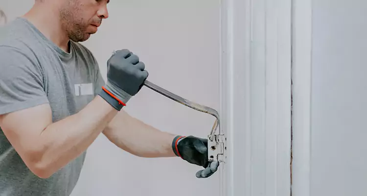 Cracked Door Jamb Repair in Three Lakes, FL