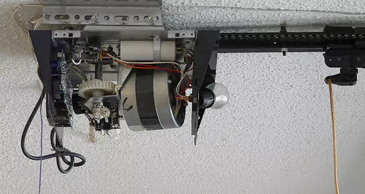 Emergency Garage Door Opener Repair in Three Lakes, FL