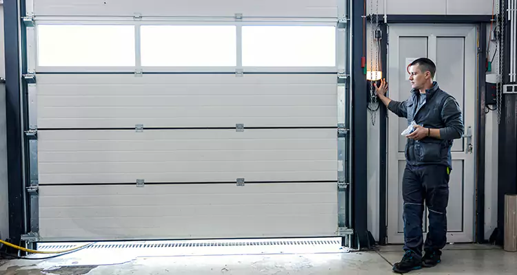 Modern Overhead Door Repair in Three Lakes, FL