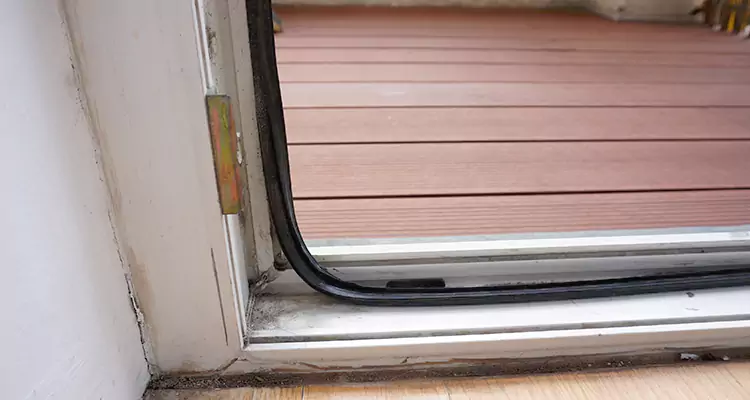 Why Choose Us for Leaking Sliding Glass Door Repair in Three Lakes, FL?