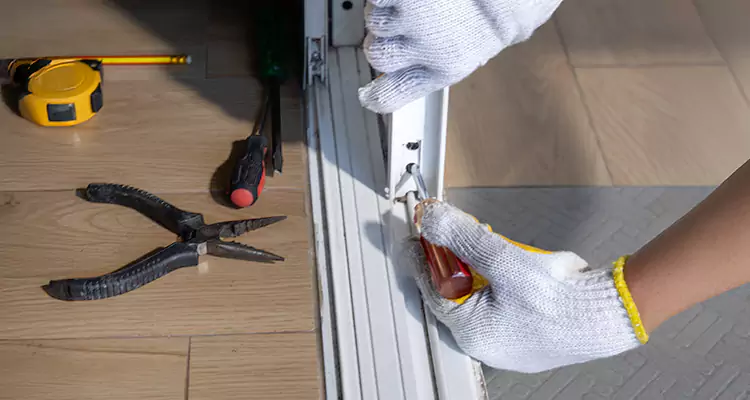 Screen Door Wheel Replacement in Three Lakes, FL