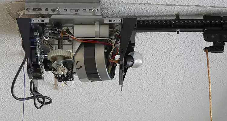 Garage Door Motor Replacement in Three Lakes, FL